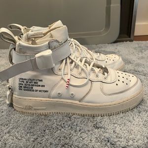 Nike Air Force 1 Mid